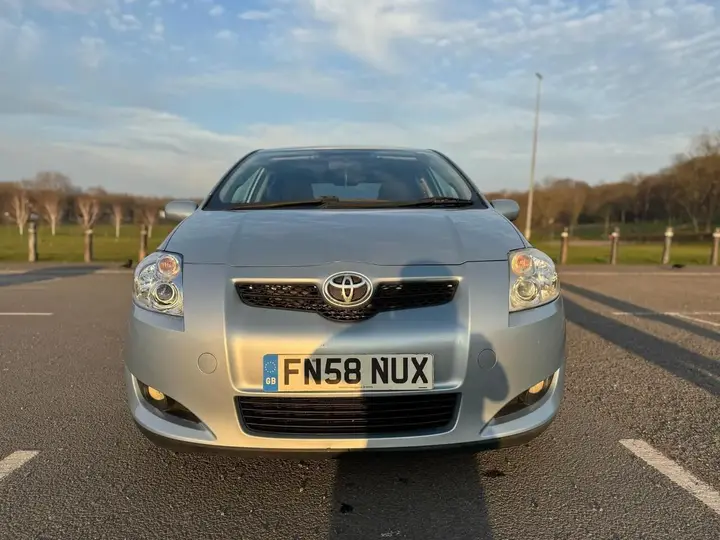 Toyota Auris 2008 photo 3
