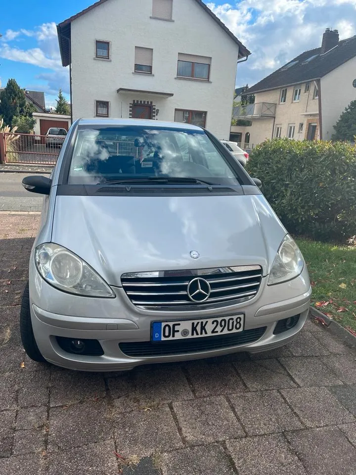 Mercedes-Benz A180