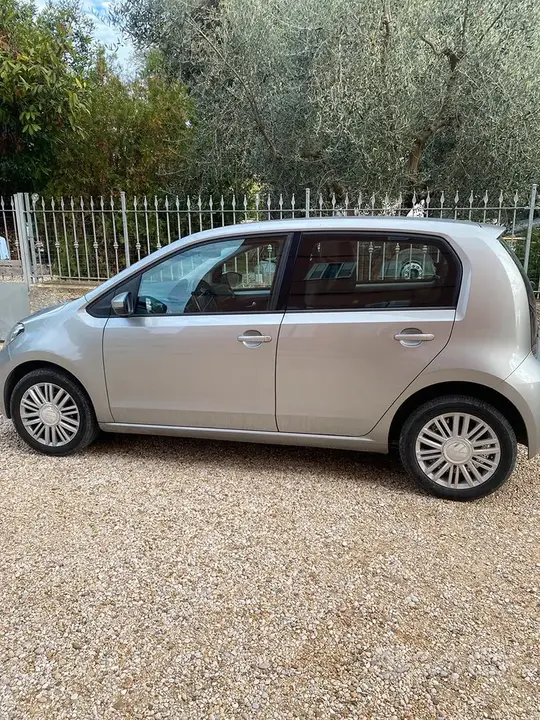 Volkswagen Up