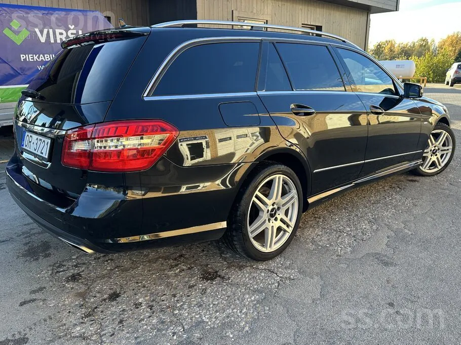Mercedes-Benz E300 2010 photo 3
