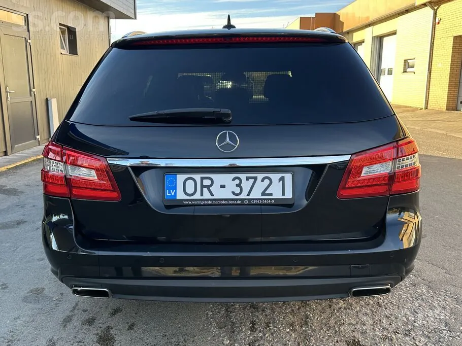 Mercedes-Benz E300 2010 photo 4