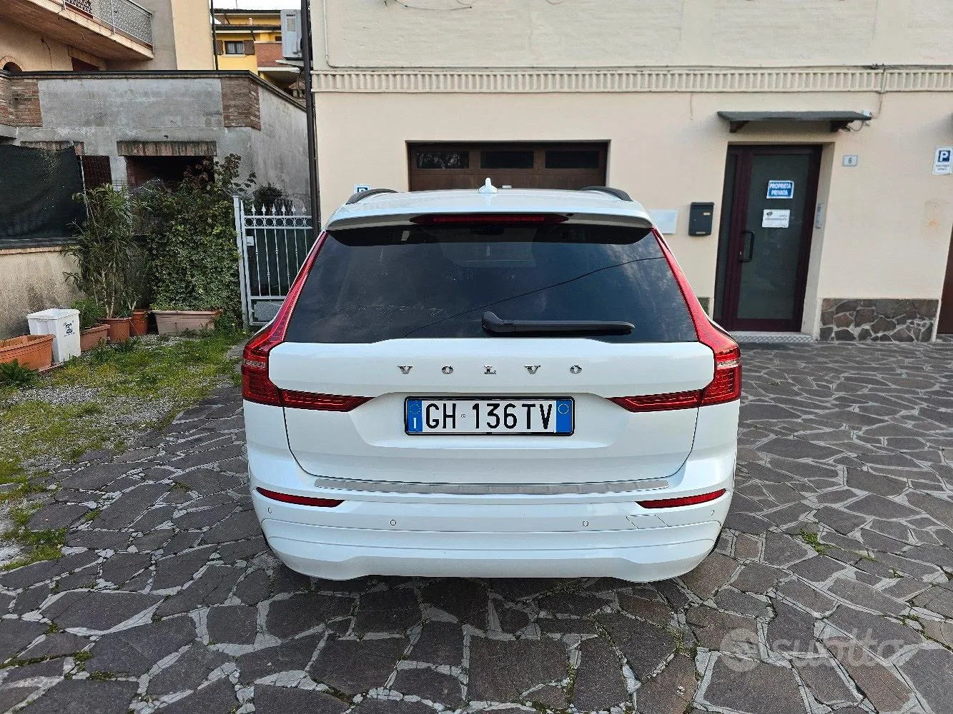Volvo Xc60 2022 photo 2