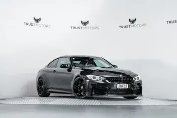 BMW M4 2014 photo 2