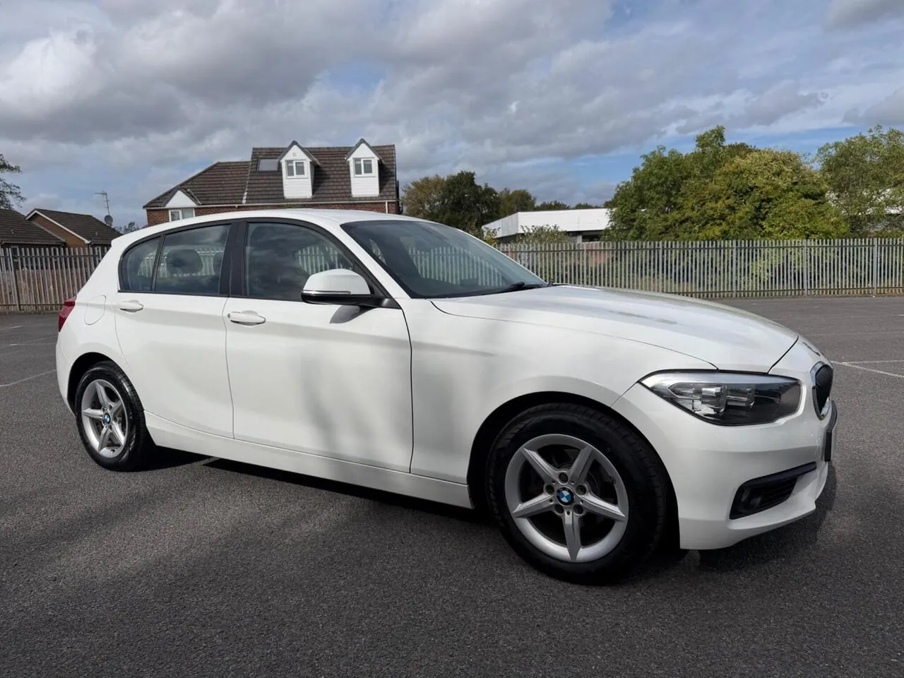 BMW 1 Series 2017 photo 2