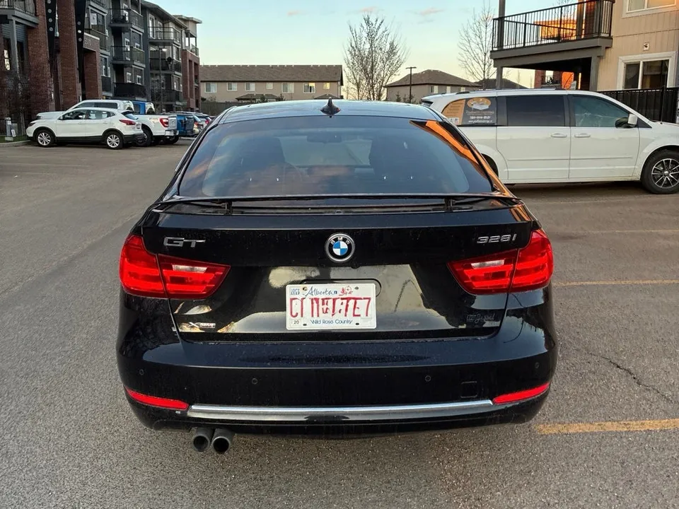 BMW 3 Series 2016 photo 2