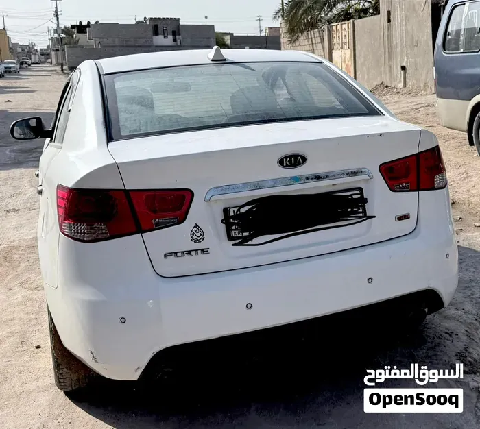 Kia Forte 2011 photo 2