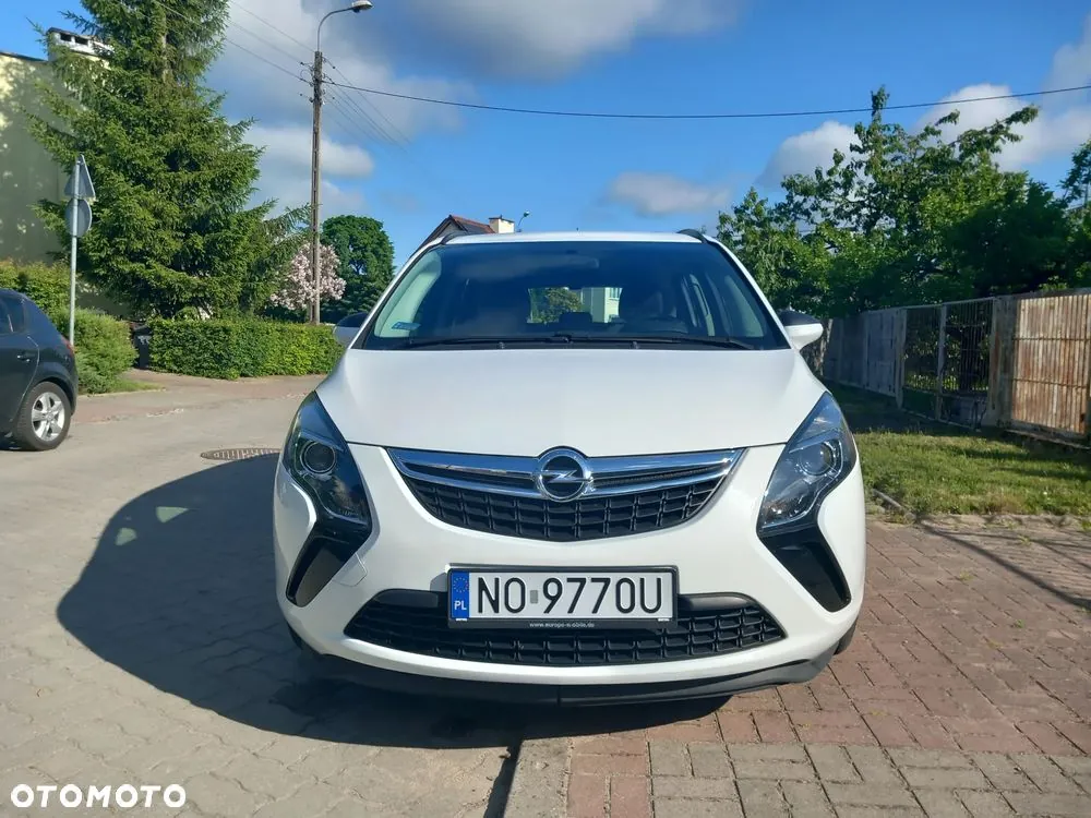 Opel Zafira 2016 photo 2