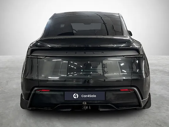 Tesla Model Y 2025 photo 5
