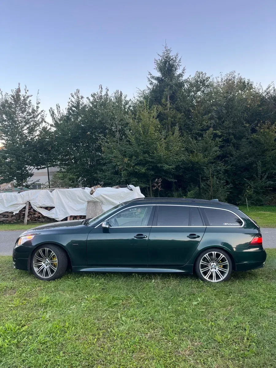 BMW 5 Series 2005 photo 2