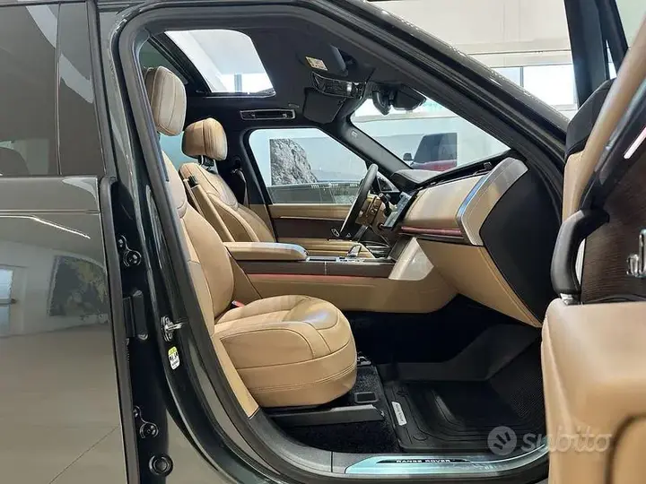 Land Rover Range Rover 2026 photo 3