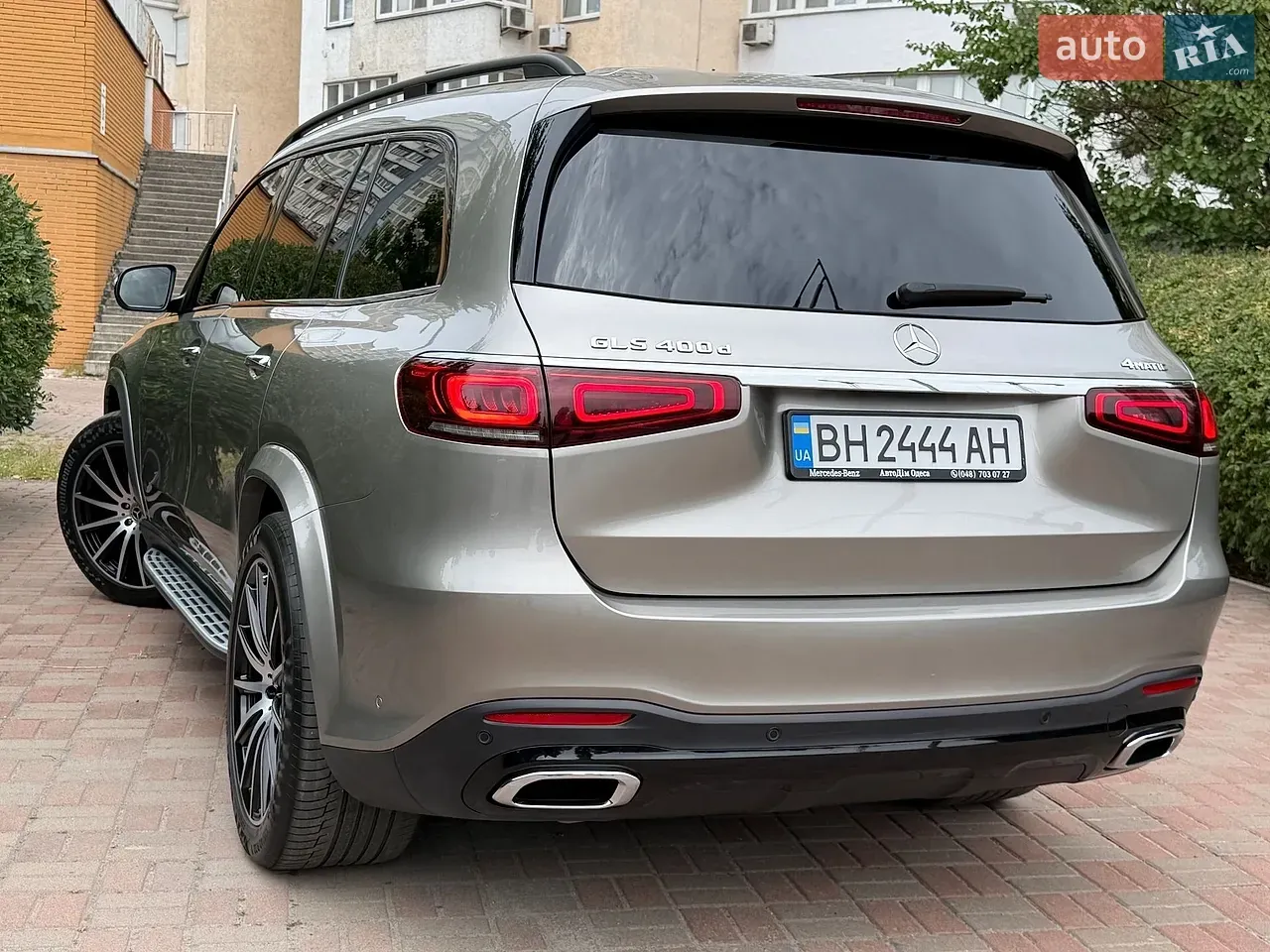 Mercedes-Benz Gls-Class 2023 photo 2