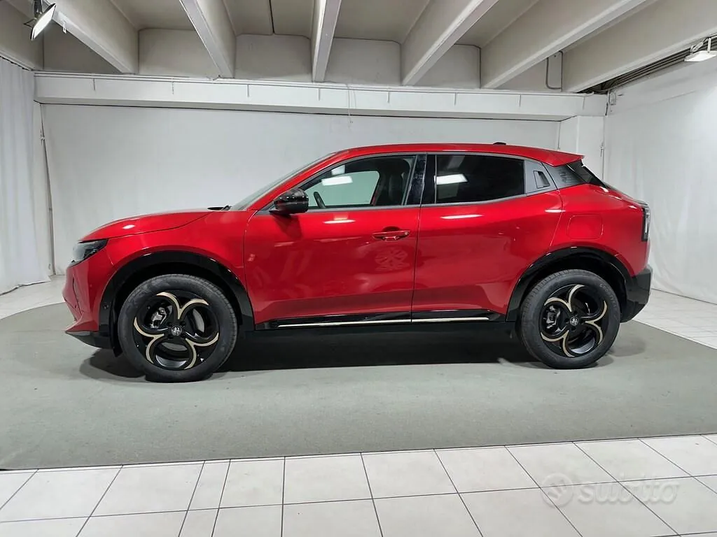 Alfa Romeo Junior 2025 photo 2