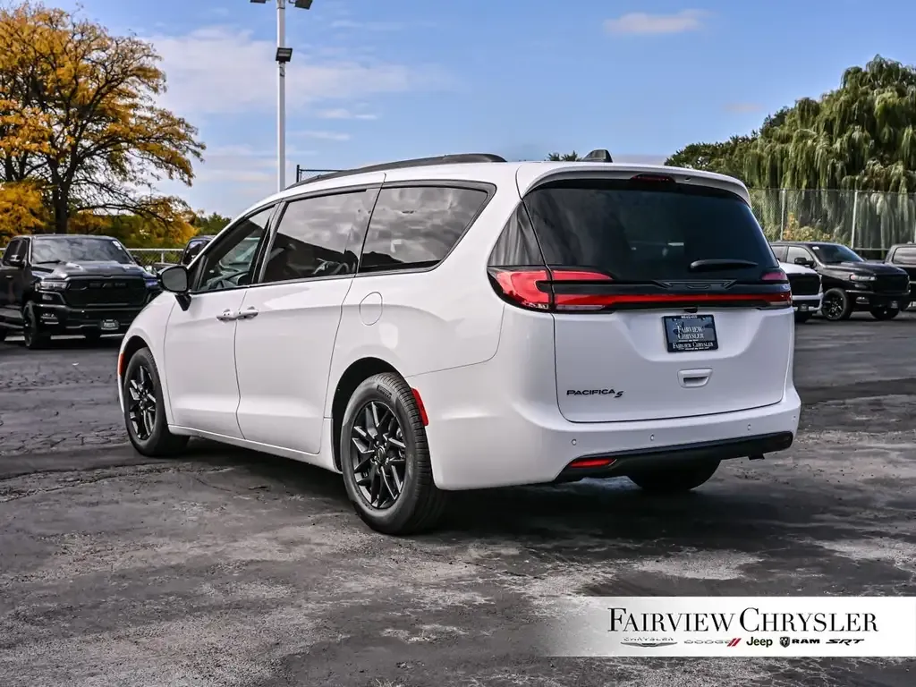 Chrysler Pacifica 2027 photo 4