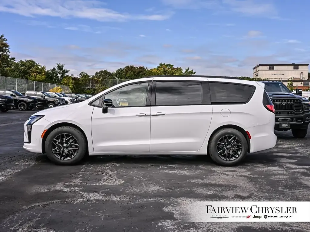 Chrysler Pacifica 2027 photo 3