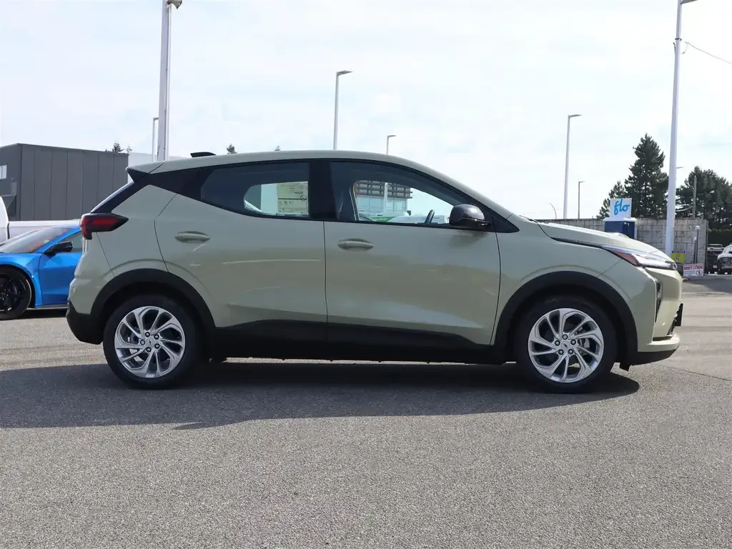Chevrolet Bolt 2027 photo 4