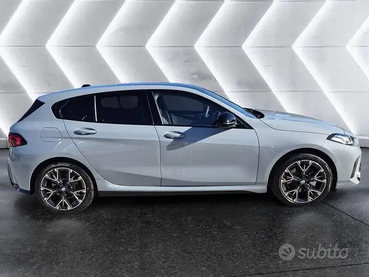 BMW 1 Series 2026 photo 5