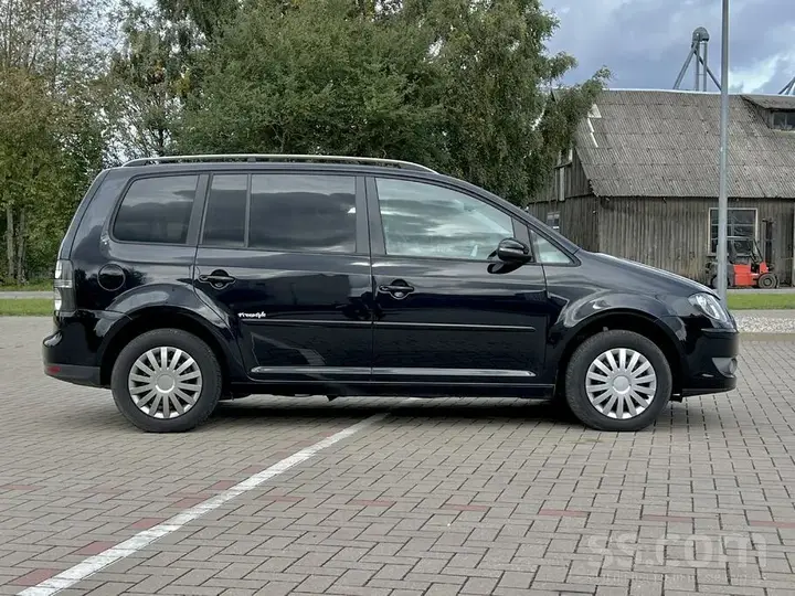 Volkswagen Touran 2010 photo 5