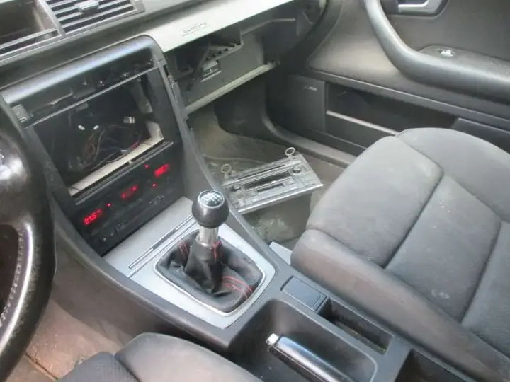 Audi A4 Allroad 2001 photo 2