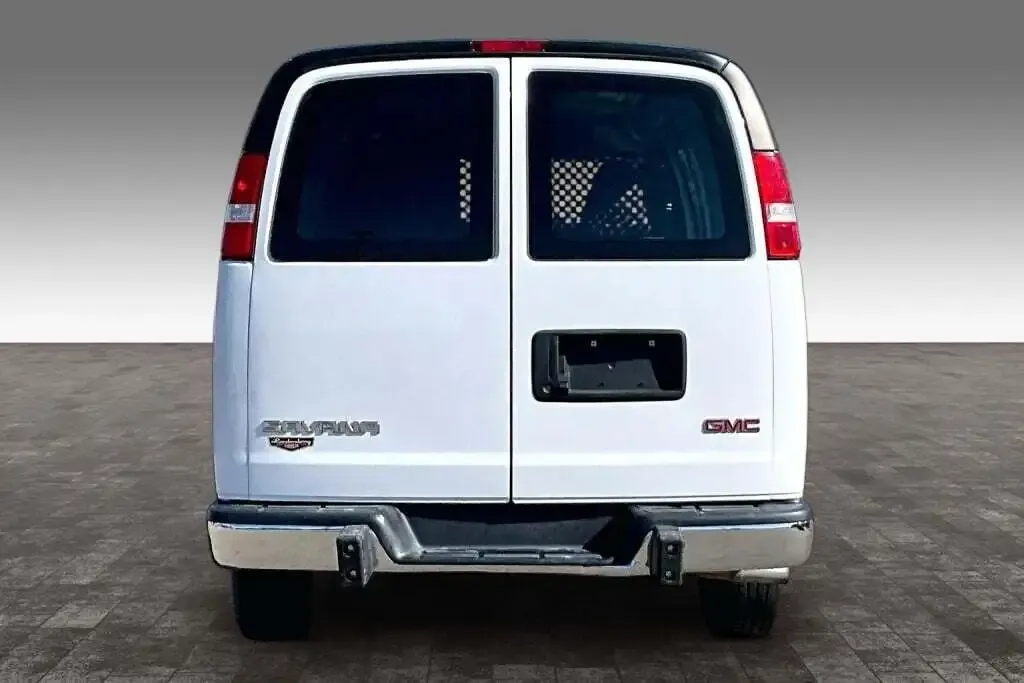 GMC Savana 2023 photo 4