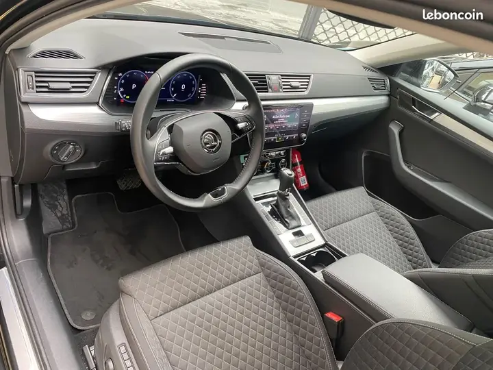 Skoda Superb 2022 photo 5