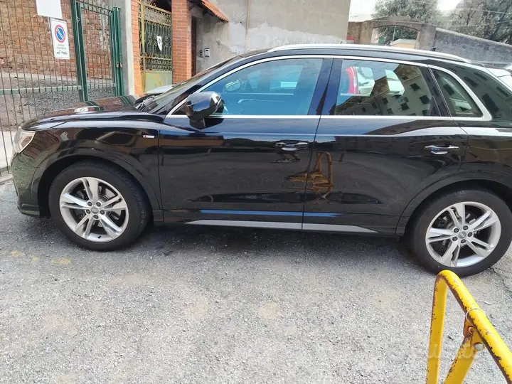 Audi Q3 2019 photo 2