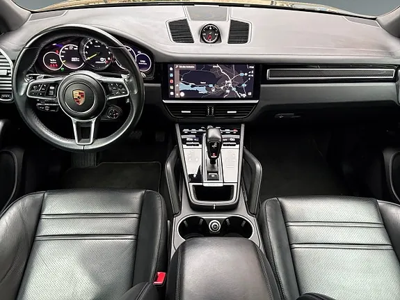 Porsche Cayenne 2023 photo 2