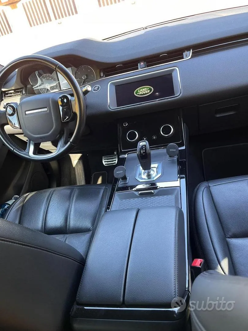 Land Rover Range Rover Evoque 2019 photo 3