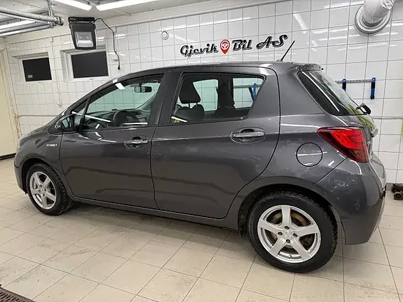 Toyota Yaris 2015 photo 3