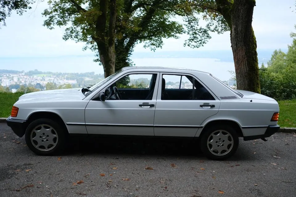 Mercedes-Benz 190
