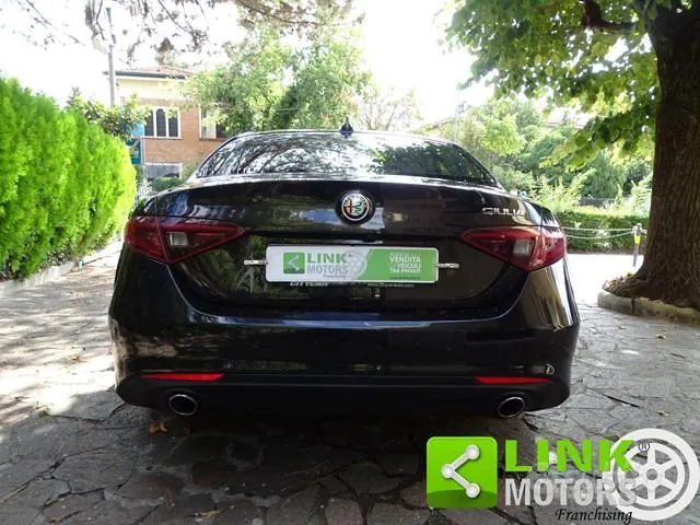 Alfa Romeo Giulia 2016 photo 5