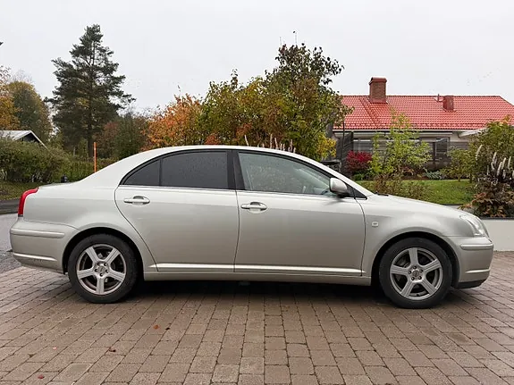 Toyota Avensis 2003 photo 4