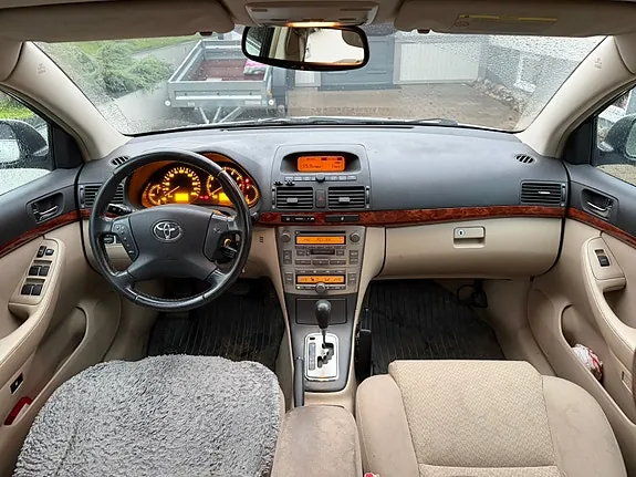 Toyota Avensis 2003 photo 5