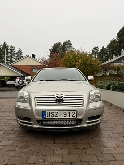 Toyota Avensis 2003 photo 2