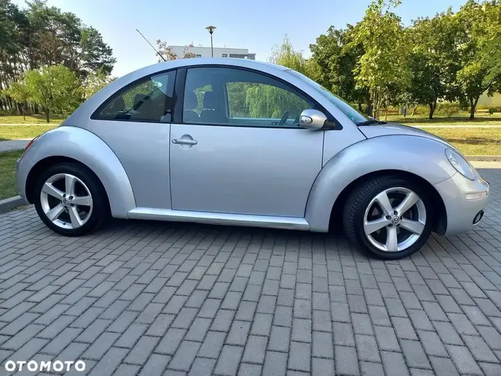 Volkswagen New Beetle 2008 photo 3