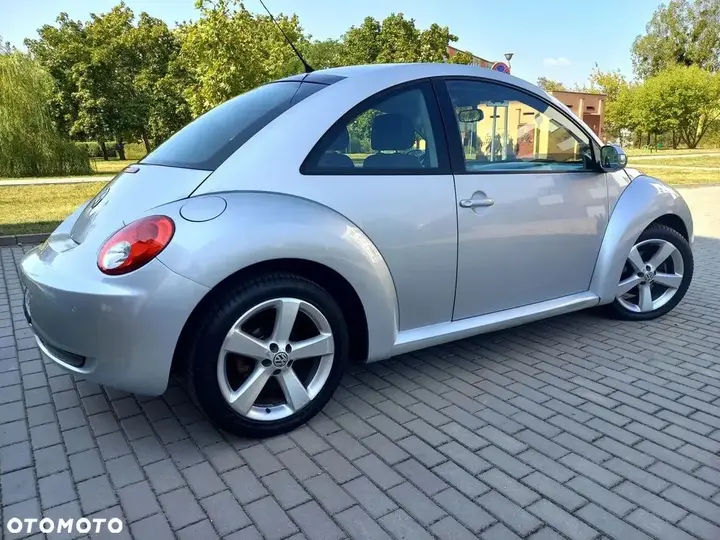 Volkswagen New Beetle 2008 photo 2