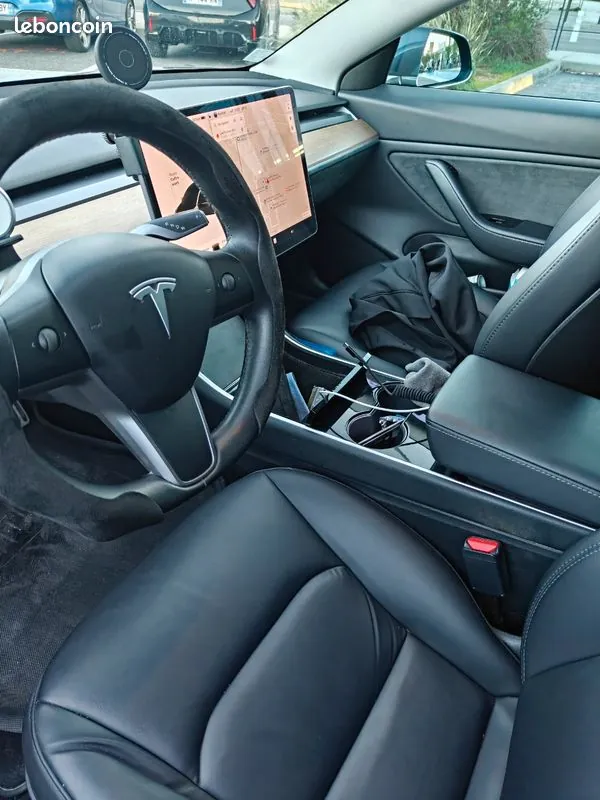 Tesla Model 3 2020 photo 3