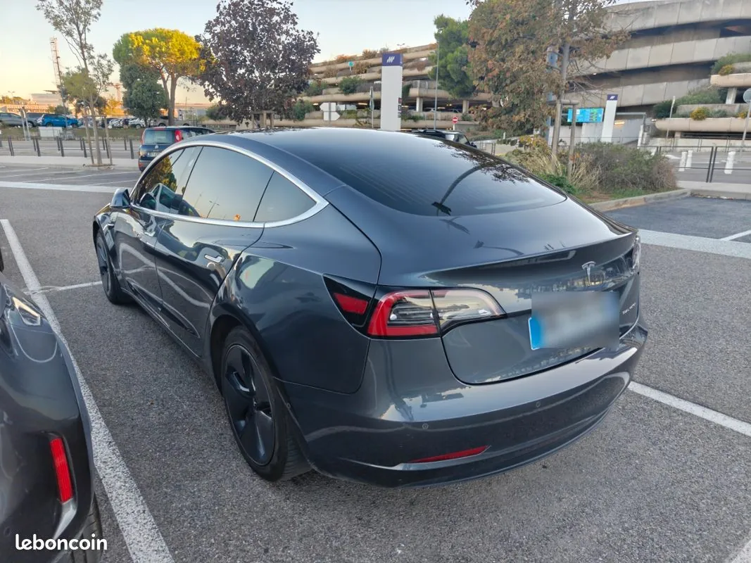 Tesla Model 3 2020 photo 2