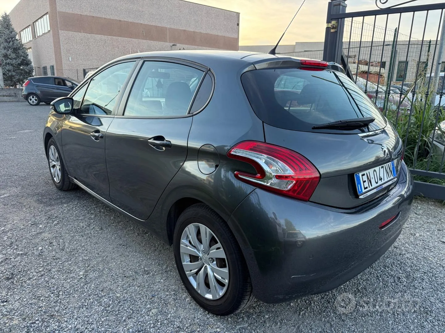 Peugeot 208 2012 photo 5