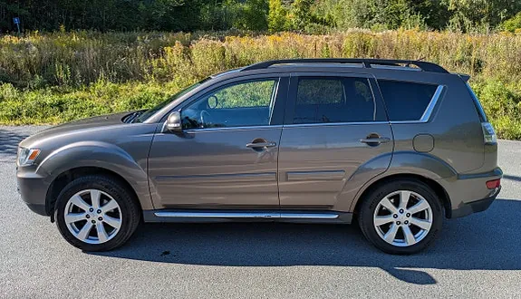 Mitsubishi Outlander 2011 photo 3