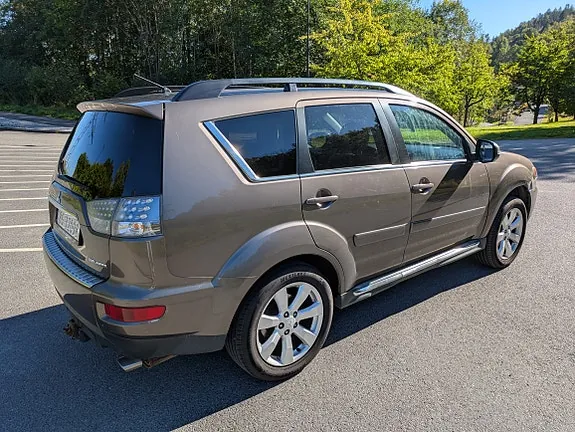 Mitsubishi Outlander 2011 photo 4