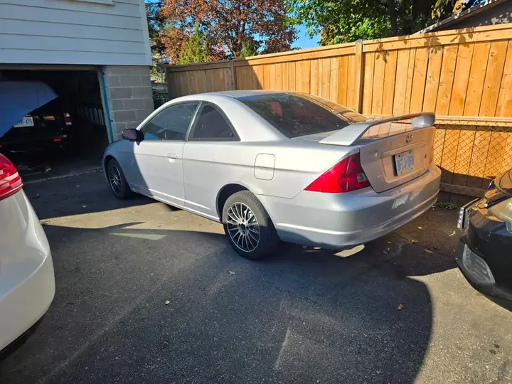 Honda Civic 2002 photo 2