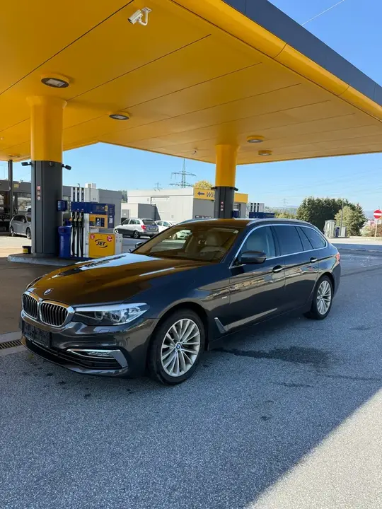 BMW 5 Series 2018 photo 2