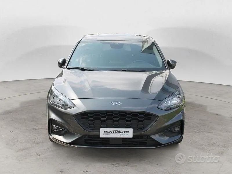 Ford Focus 2021 photo 2