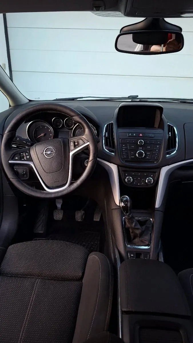 Opel Zafira 2016 photo 2
