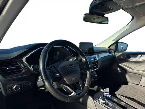 Ford Kuga 2022 photo 2