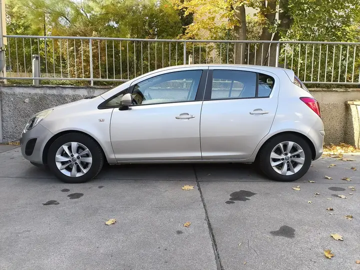 Opel Corsa 2011 photo 3