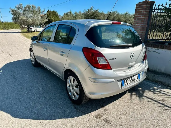 Opel Corsa 2010 photo 3