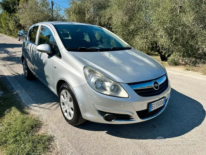 Opel Corsa 2010 photo 2
