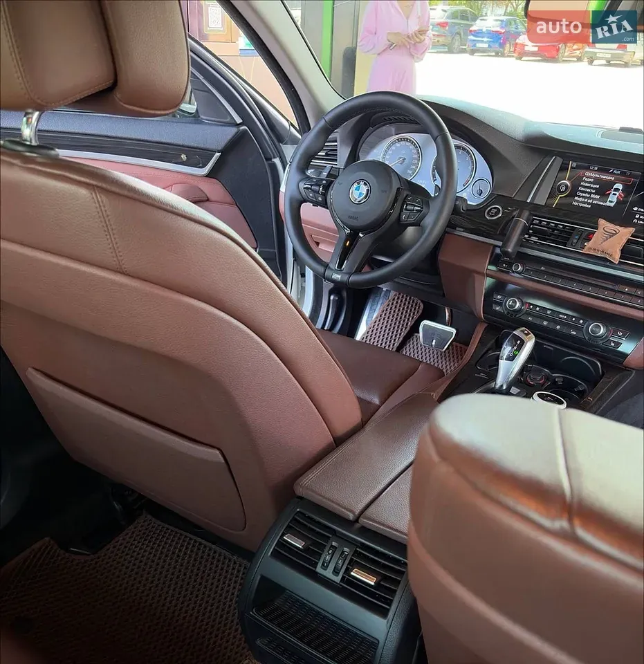 BMW 5 Series 2010 photo 5