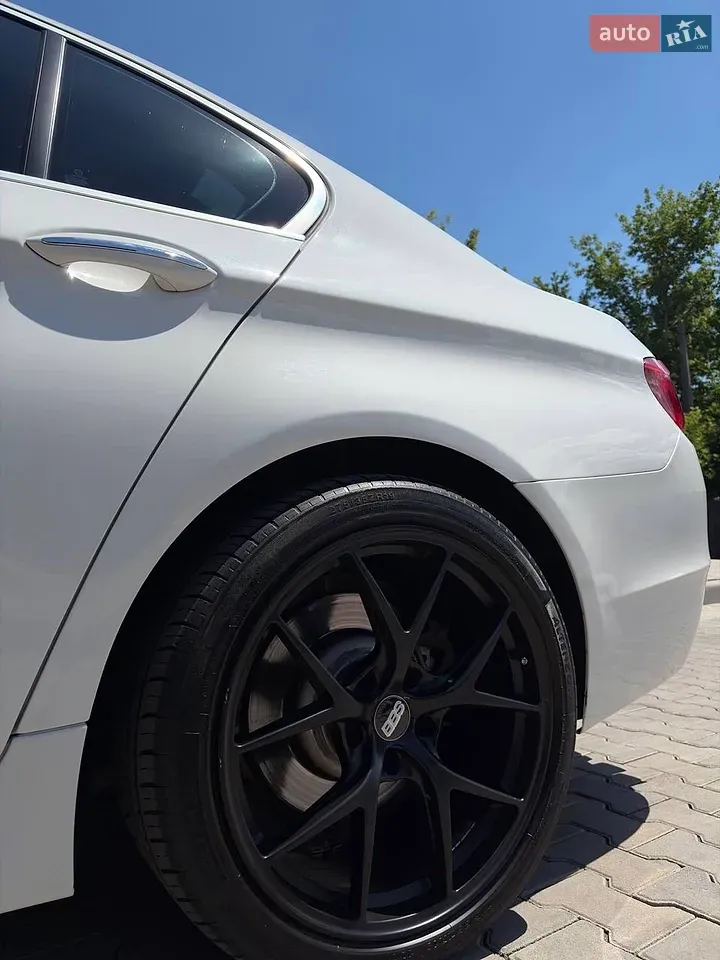BMW 5 Series 2010 photo 4